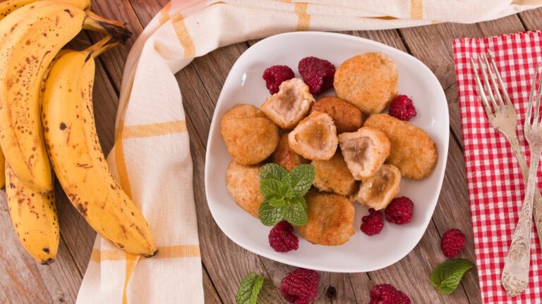 Frittelle di Carnevale con avanzi di frutta
