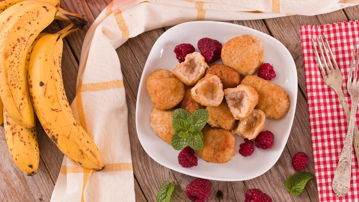 Frittelle di Carnevale con avanzi di frutta