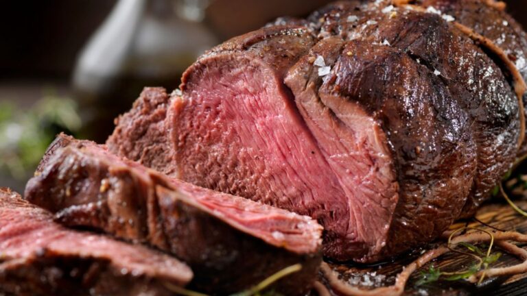 Ricette di Pasqua: Roast-beef di scamone e radici arrostite