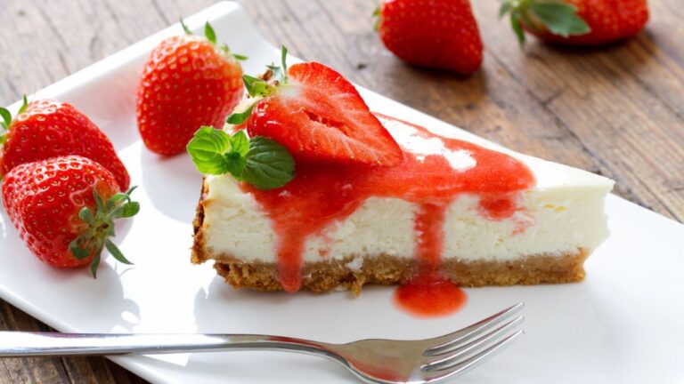 cheesecake bufala, fragole frescheCheesecake di bufala e fragole