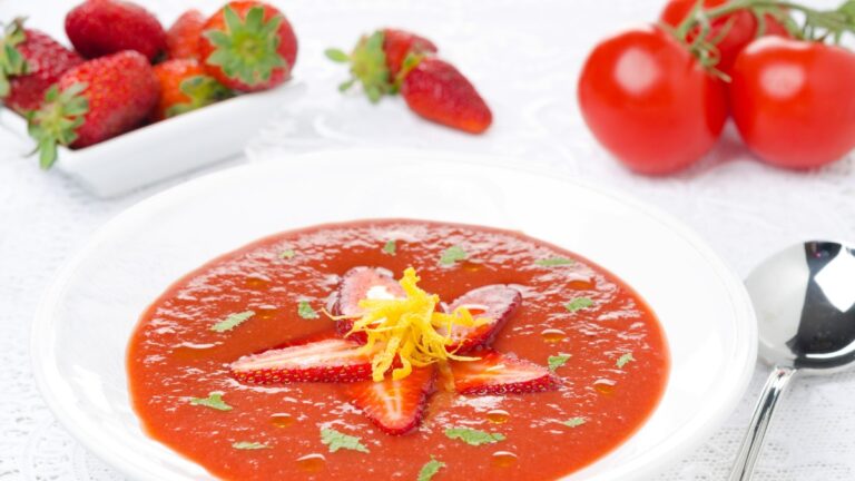 Fragole a tavola non solo dolci