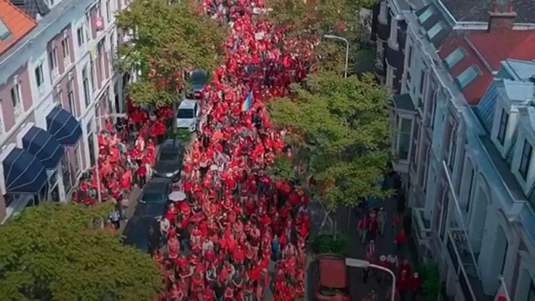 Il mondo si veste di rosso. E tu, da che parte stai