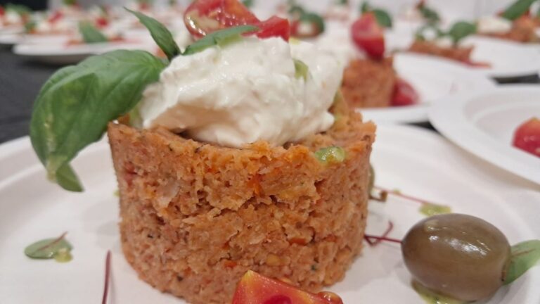 Panzanella con stracciatella di Fausto Ferrante l’eleganza della tradizione estiva