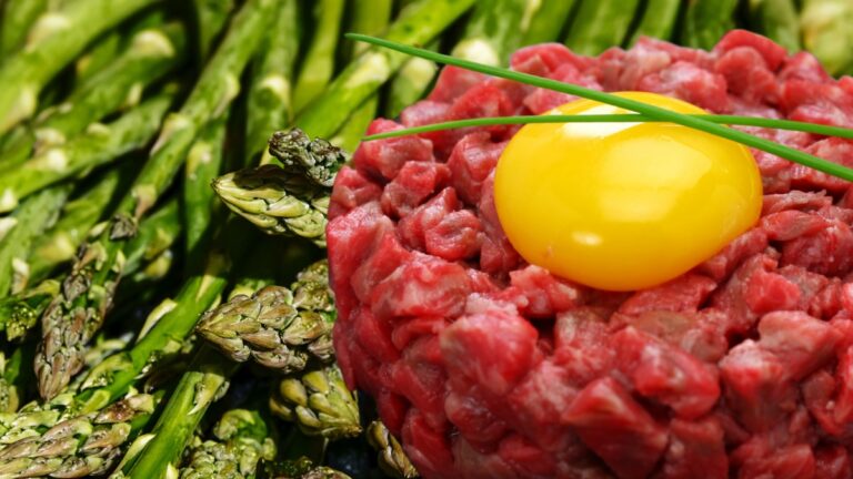Tartare di Scottona frollata 40 giorni la perfezione cruda di Stella Del Morrone